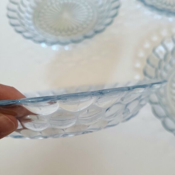 Set of 4 vintage Anchor Hocking 'Bubble'' pattern blue glass bowls/soup plates. - Picture 3 of 4